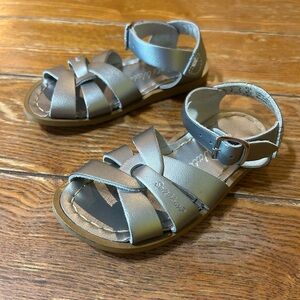Salt Water Sandals by Hoy Pewter Size Girls 8